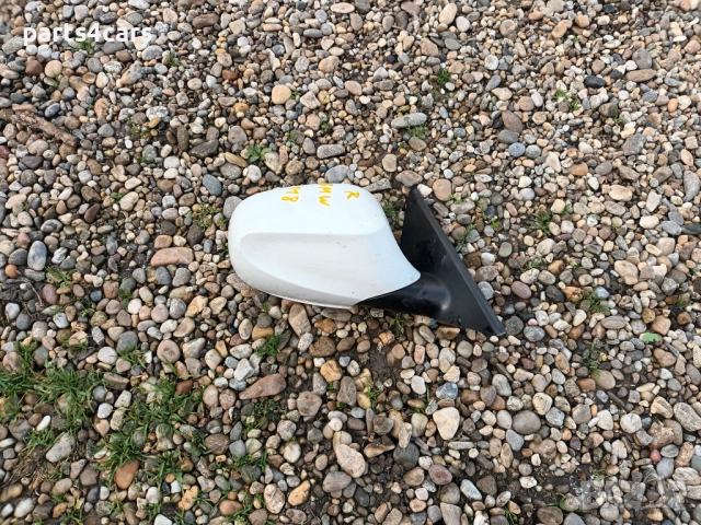 дясно огледало за бмв е81 е87 е82 е88 BMW E81 E87 E82 E88, снимка 2 - Части - 52745369