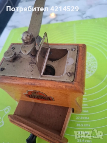 Мелничка за кафе, снимка 3 - Антикварни и старинни предмети - 52024348