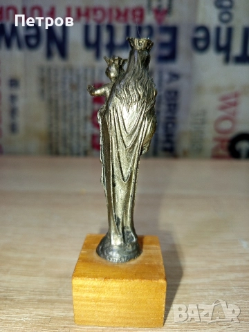 Статуетка "Дева Мария с младенеца", снимка 2 - Антикварни и старинни предмети - 52817341