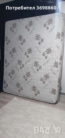 Матрак за спалня В отлично състояние 