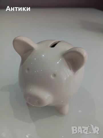 Стара порцеланова касичка прасенце