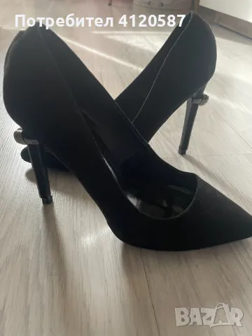 Модерни и секси обувки на висок ток