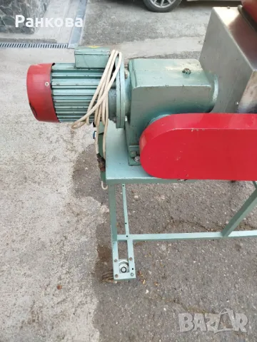 Продавам машина за чупене на лешници,кайсиеви ядки,бадем и др., снимка 3 - Други машини и части - 48965743