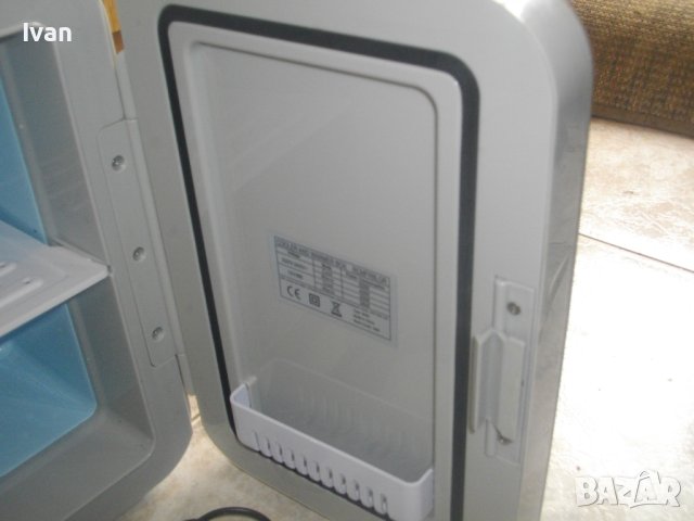 Нов Мини Хладилник-12V/220V-Изстудяване/Затопляне-220 Волта/12 Волта-270х200х300мм-ОТЛИЧЕН, снимка 13 - Хладилници - 40719275