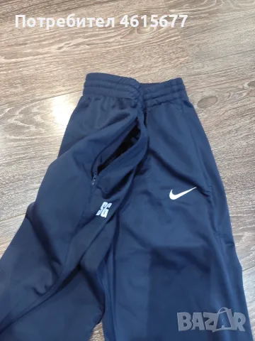 долнище на Nike, снимка 3 - Детски анцузи и суичери - 55742696