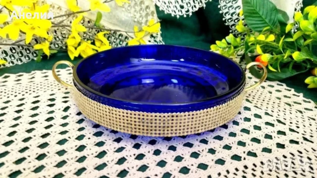 Съд от цветно синьо стъкло , снимка 2 - Чинии - 50755344