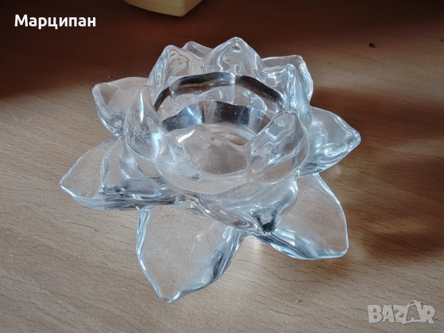 Стъклен свещник