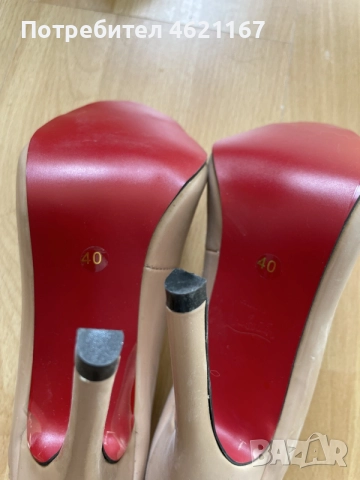 Обувки Christian Louboutin, снимка 3 - Дамски обувки на ток - 55940666