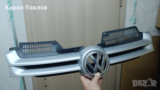 Оригинална решетка и емблема за VW Golf 5