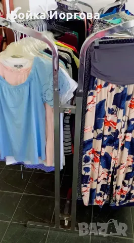 Продавам дрехи втора употреба. 