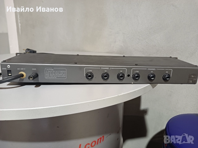 Продавам професионален усилвател,кросоувър и звукова карта, снимка 4 - Аудиосистеми - 49126653