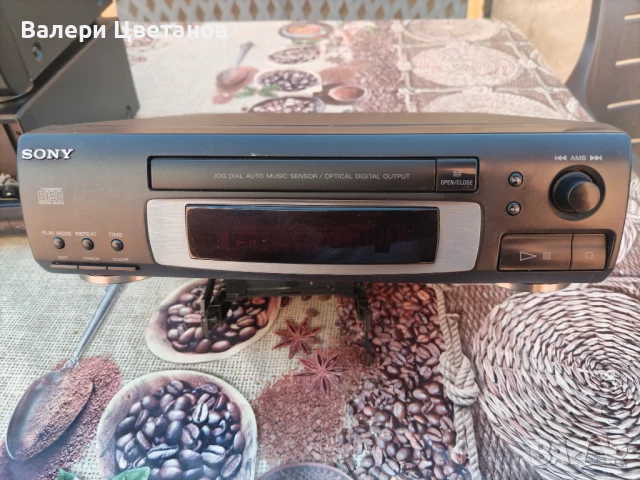 SONY CDP - EX10   COMPACT DISC PLAYER, снимка 1