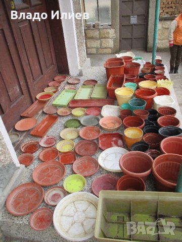 Саксии,сандъчета  и кашпи за цветя керамични и пластмасови употребявани, снимка 8 - Саксии и кашпи - 33150638