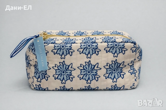 Estee Lauder бял козметичен несесер със сини цветя 