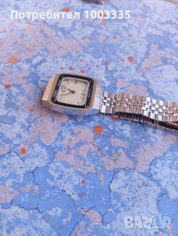 Часовник Ракета Кварц -работи , снимка 2 - Антикварни и старинни предмети - 48077306