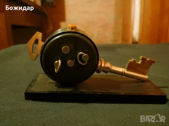 Будилник " Слава". Москва 1980, снимка 2 - Колекции - 51686007