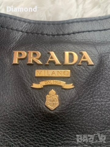 Prada vintage оригинална дамска чанта, снимка 3 - Чанти - 40225619