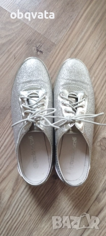 Дамски златни обувки с връзки , снимка 3 - Други - 51831376