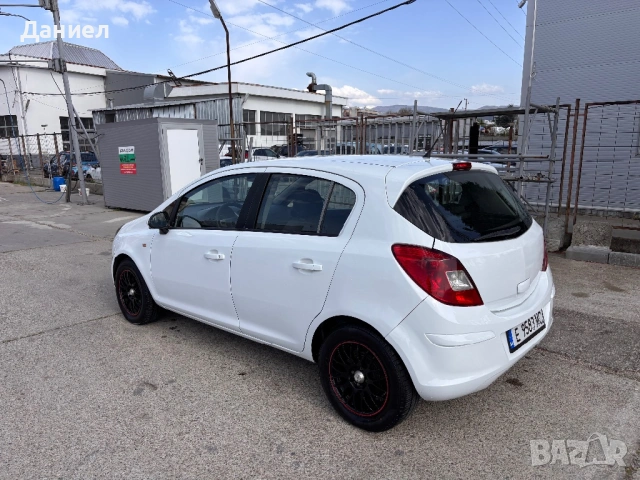 Опел Корса Д 1.2 газ бензин 2013 , снимка 5 - Автомобили и джипове - 54195690