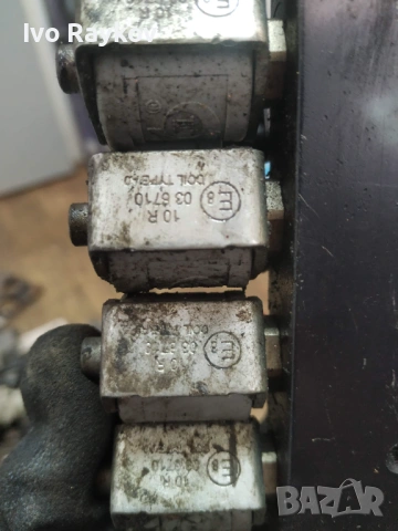 Газова Рейка и Дюзи  - 67R014303 - 110R004304 , AUDI, снимка 7 - Части - 53905724