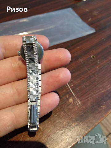 Дамски часовник Чайка, снимка 2 - Дамски - 52501538