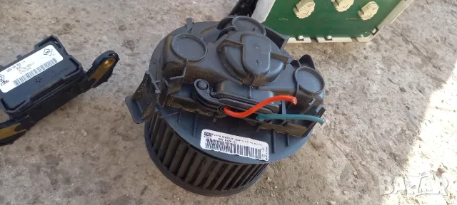 Вентилатор парно Nissan Micra III K12