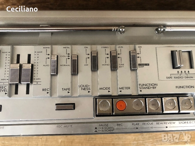 Радиокасетофон 💥Красиво JVC RC-M70 !, снимка 9 - Радиокасетофони, транзистори - 52642357