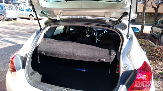 Горна кора за багажник на Опел Астра-J,Хечбег-5 врати. Перфектно състояние!, снимка 3 - Части - 53074330