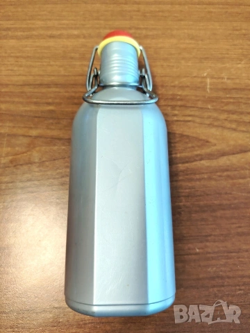 Еко бутилка Emil die Flasche 0.5L – ретро немски дизайн, метален flip-top , снимка 2 - Колекции - 53921662