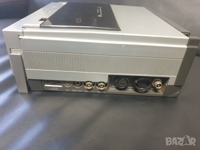 Видео Panasonic nv-100-em VHS Няма кабели. Липса малкото капаче( вижда се на снимките) Не е тествано, снимка 6 - Плейъри, домашно кино, прожектори - 34483407