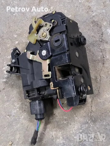 Задна дясна брава механизъм врата за Голф 4 Бора Пасат Шкода VW Golf 4 Bora Passat Skoda Polo VAG, снимка 2 - Части - 56238566