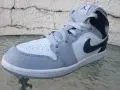 Детски маратонки Nike Air Jordan 1 Mid , снимка 5