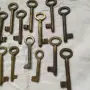 21 броя стари бронзови ключове , снимка 3