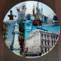 Продавам порцеланова(Румъния) чиния.За колекция и украса.В отлично състояние., снимка 1 - Колекции - 39682397