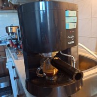 Кафе машина Гаджия Кареза с ръкохватка с крема диск, работи отлично и прави хубаво кафе с каймак , снимка 1 - Кафемашини - 36699916