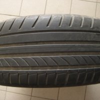 1бр. лятна гума 235/55/17 Dunlop, снимка 1 - Гуми и джанти - 37121460