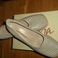 Свеж цвят и класическа визия с дамски обувки на среден ток с перфорация, снимка 4 - Дамски обувки на ток - 30408823