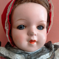 Колекционерска кукла народна носия Чехословакия ретро Celluloid 35 см, снимка 15 - Колекции - 44934272