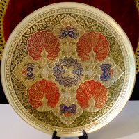 Бронзова чиния,клетъчен емайл,пауни. , снимка 2 - Антикварни и старинни предмети - 37120979