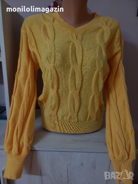 Нов къс немски топъл пуловер в жълто, снимка 1