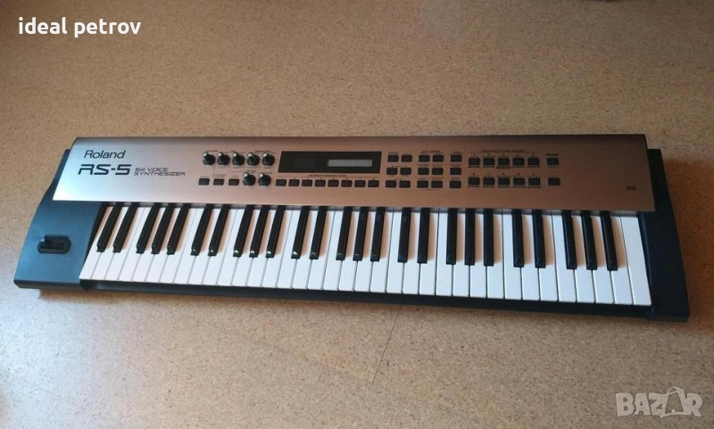 Продавам синтезатор Roland rs-5, снимка 1
