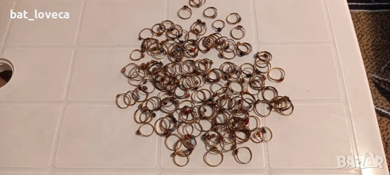 Винтидж пръстени от миналия век – 164 броя микс от модели, снимка 1