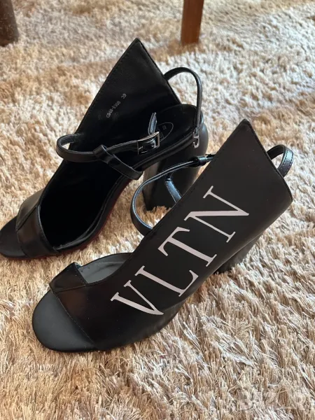Сандали по модел на Valentino, снимка 1