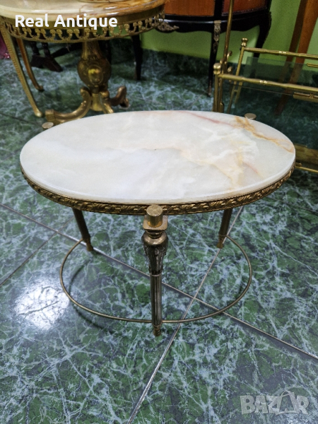 Прекрасна антикварна много красива френска бронзова масичка с плот от оникс , снимка 1