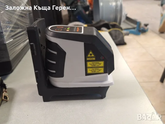 Лазерен нивелир Lazerliner mastercross 2g, снимка 3 - Измервателни инструменти - 56473359