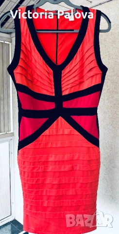 Спортно-елегантна коралова рокля с контрастни панели – NIKIBIKI, размер L, снимка 11 - Рокли - 53978743