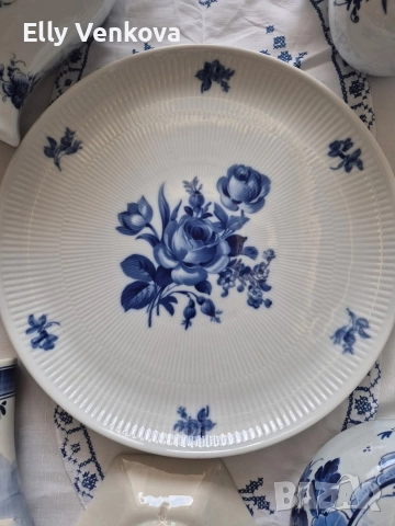 Порцеланово плато Heinrich Residenz Höchst с декор от сини цветя, снимка 2 - Чинии - 52888325