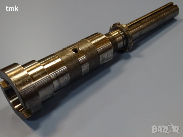 Вертикален шпиндел за фреза L-315 стандарт ISO 40, снимка 3 - Резервни части за машини - 39040506