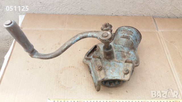 отлична машинка за мелене на царевица, кукуруз , снимка 3 - Антикварни и старинни предмети - 38686977