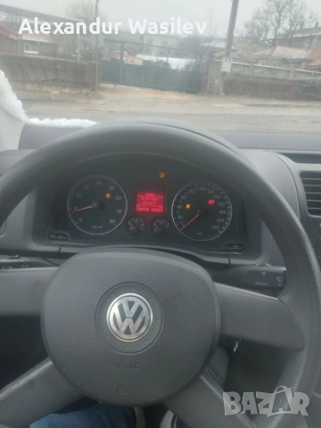 Голф 5 всичко в изправност,но  лявото стъкло за видимост е счупено,, снимка 4 - Автомобили и джипове - 53192713